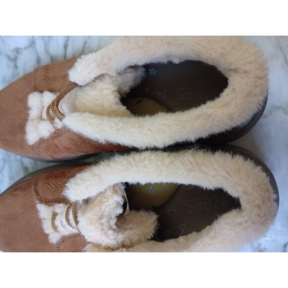 B Zees Golden Toffee Faux Suede Faux Fur Slip On Ankle Boots Size 7 M - Picture 8 of 9